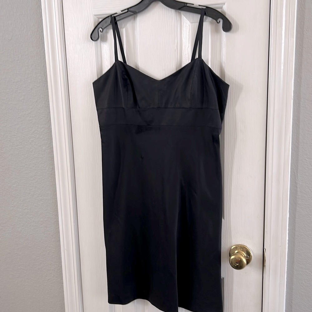 BANANA REPUBLIC stretchy spaghetti strap black dress size 6